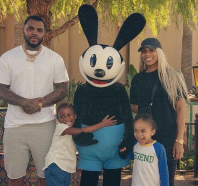 Islah Koren Gates with her parents and sister